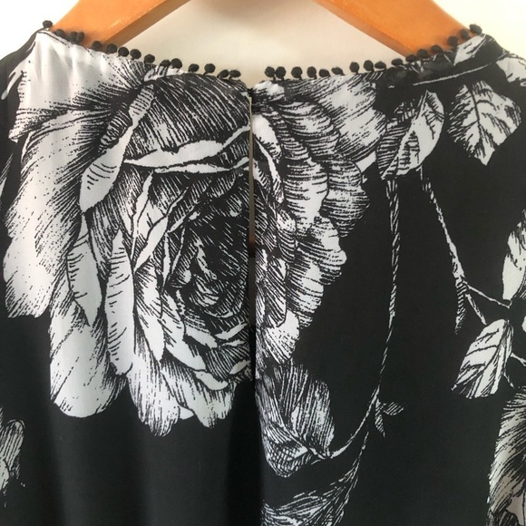 Ali & Jay floral maxi dress ruffle front sheer lined size small black & white - Picture 9 of 17